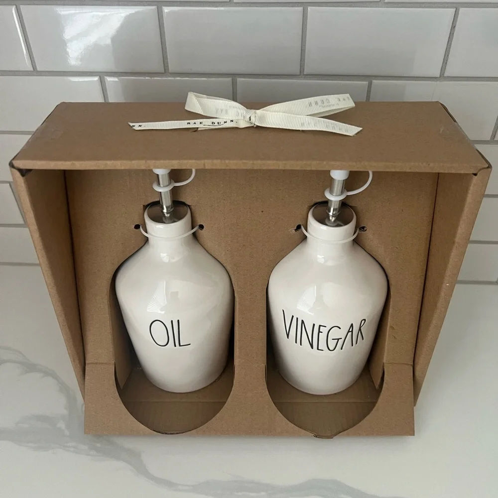 CUTE. RAE DUNN. OIL & VINEGAR